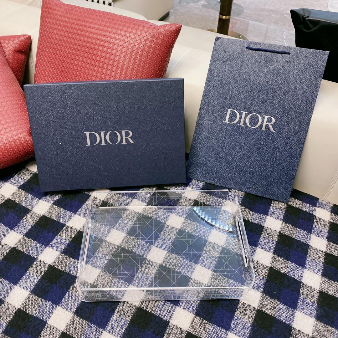 Dior transparent tray